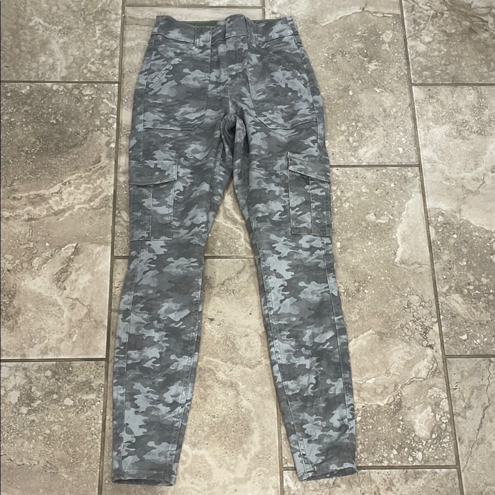 Spanx Stretch Twill Ankle Cargo Pants 20311R Stone Wash Camo‎ sz Small